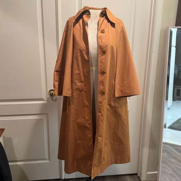 The vintage cape coat shoulder detail trending winter 2024 rust color overcoat - Picture 10 of 17